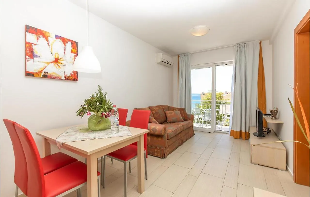 1 Bedroom Awesome Apartment In 塞尔瑟